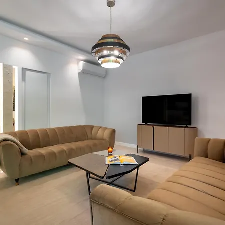 The Deco Apartment