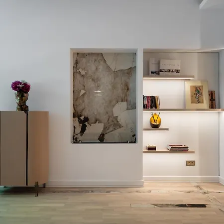 The Deco Apartment *