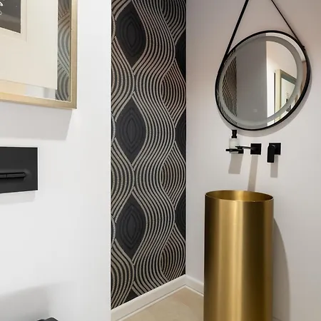 The Deco Apartment *